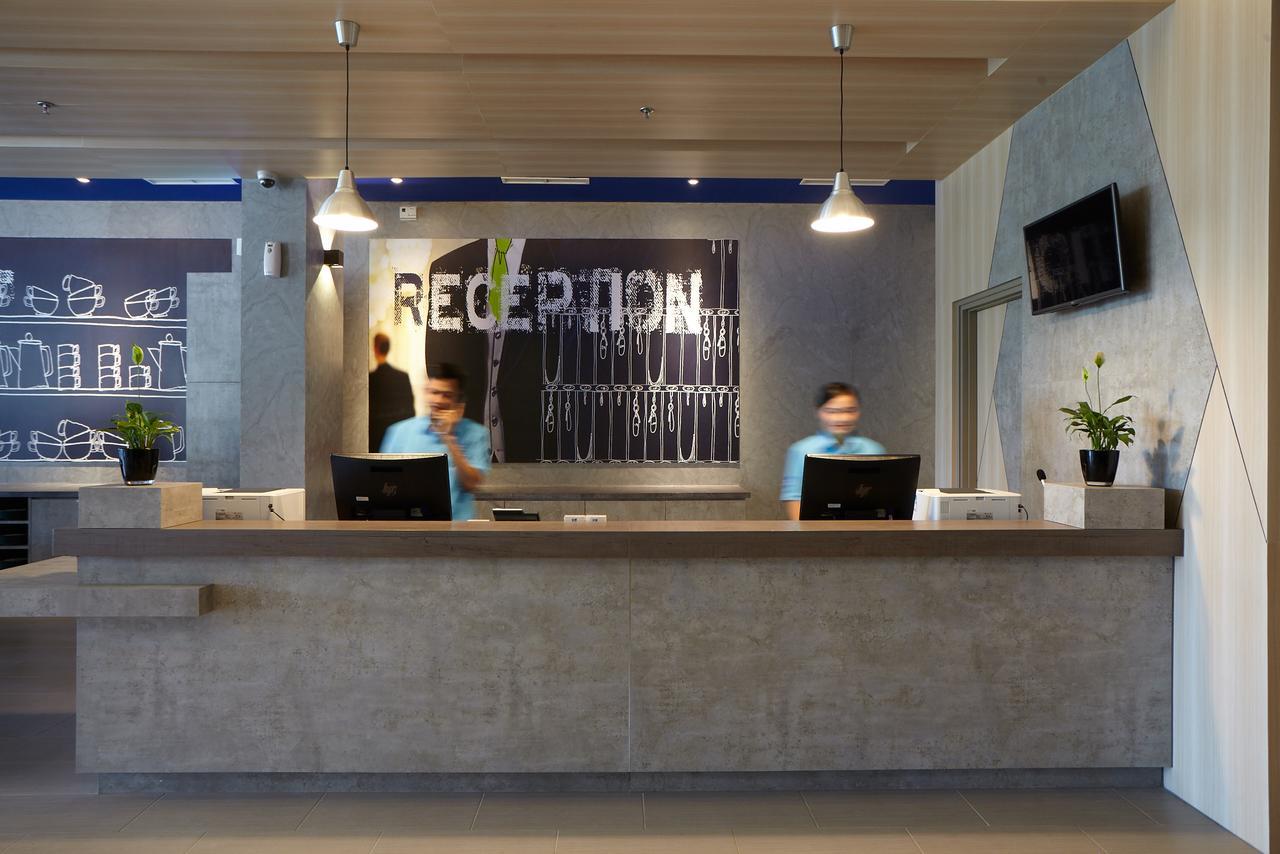 Ibis Budget Cirebon Exterior foto